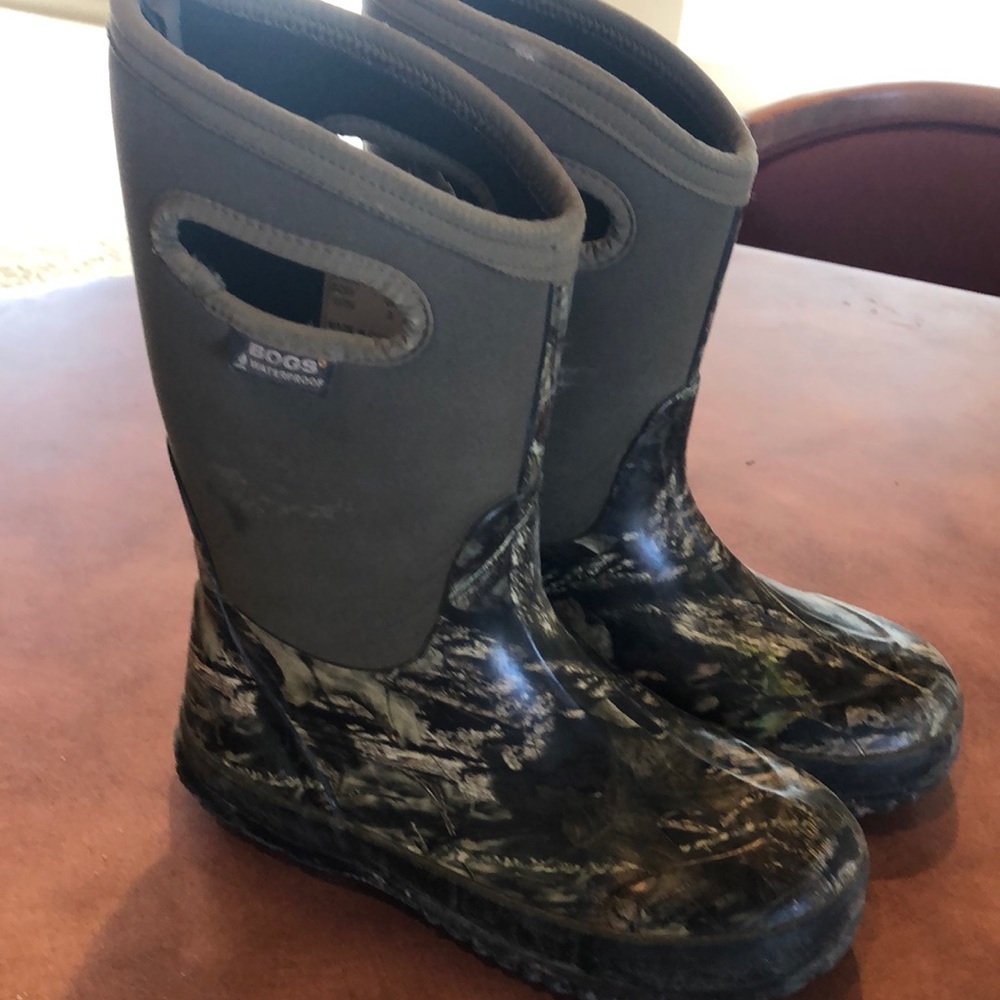 Boys Bogs insulated rain boots